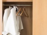 corby-burlington-kleiderbugel-in-schwarz-mit-haken